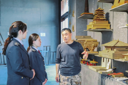 點(diǎn)擊放大